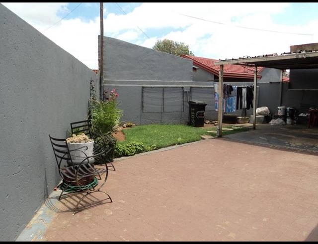 3 BEDROOM HOUSE FOR SALE IN DOBSONVILLE EXT 2